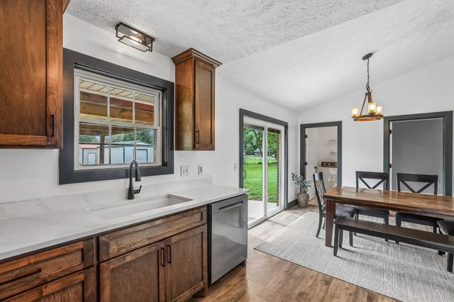 2504 Sundance Ct, Christiana, TN 37037