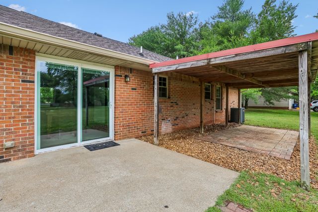 2504 Sundance Ct, Christiana, TN 37037