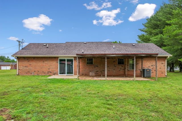 2504 Sundance Ct, Christiana, TN 37037