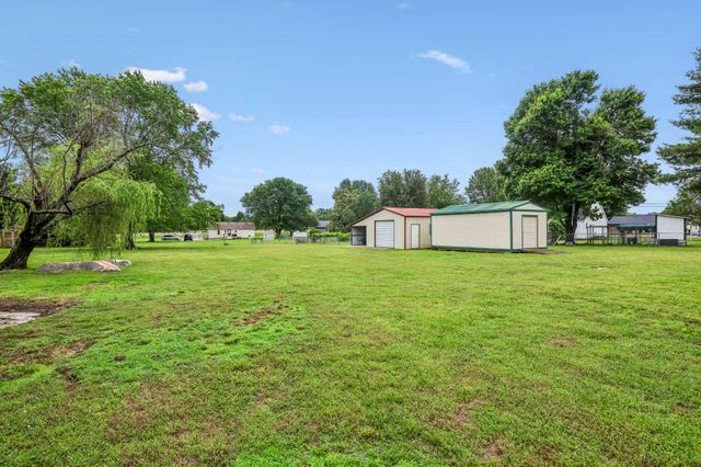 2504 Sundance Ct, Christiana, TN 37037