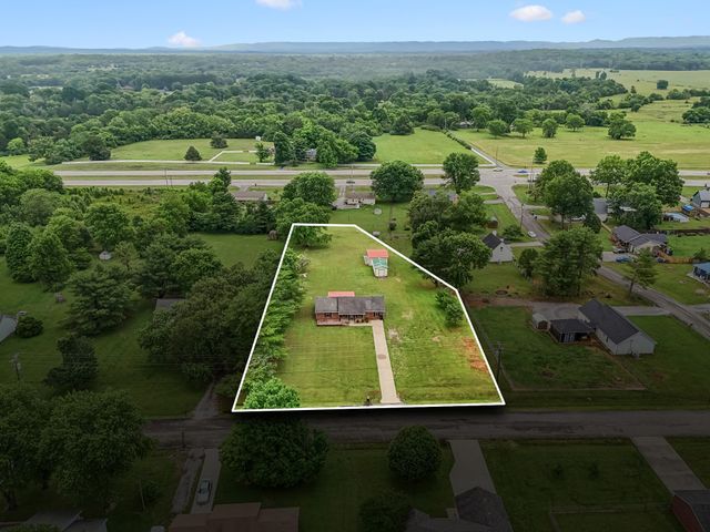 2504 Sundance Ct, Christiana, TN 37037