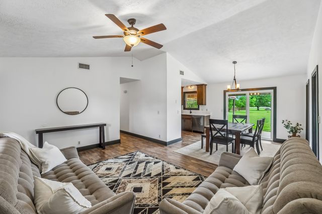 2504 Sundance Ct, Christiana, TN 37037