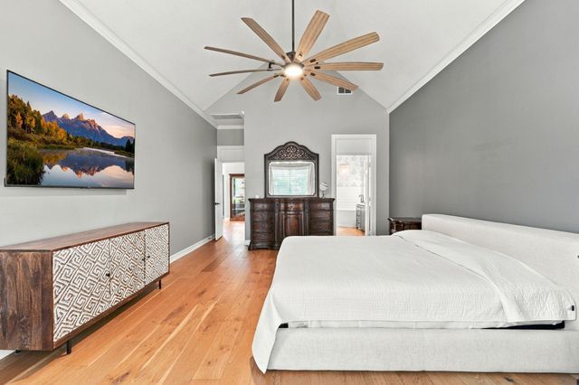 22 Hillside View Place, The Woodlands, TX 77381
