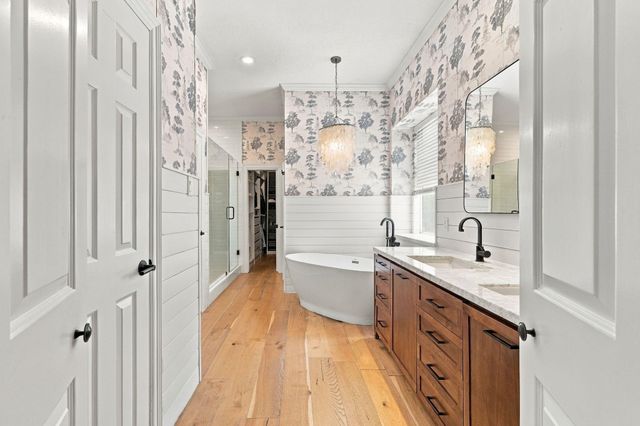 22 Hillside View Place, The Woodlands, TX 77381