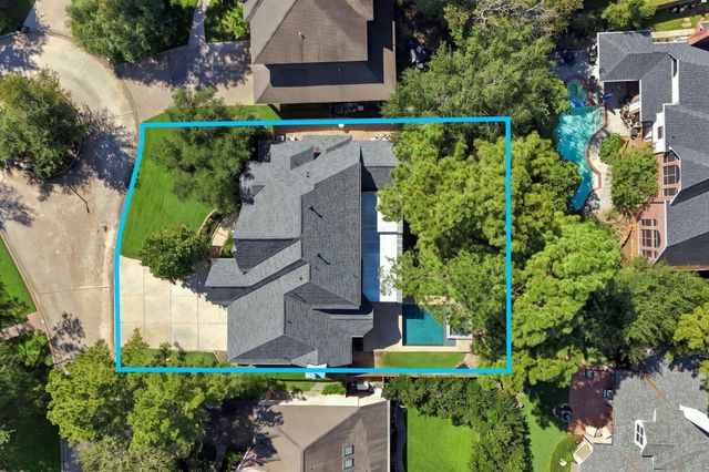 22 Hillside View Place, The Woodlands, TX 77381