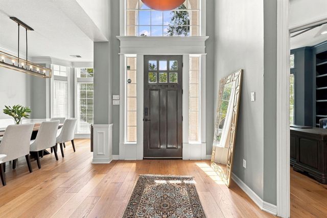22 Hillside View Place, The Woodlands, TX 77381