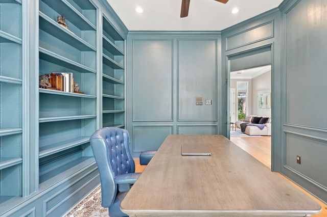22 Hillside View Place, The Woodlands, TX 77381
