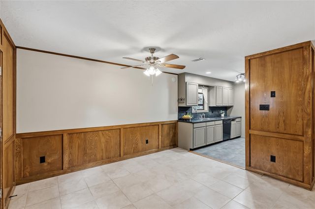 2826 Forestwood Drive, Bryan, TX 77801