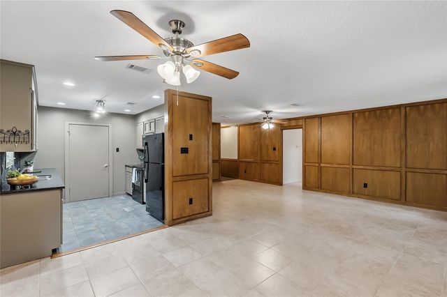 2826 Forestwood Drive, Bryan, TX 77801