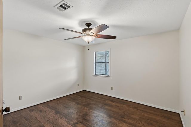 2826 Forestwood Drive, Bryan, TX 77801
