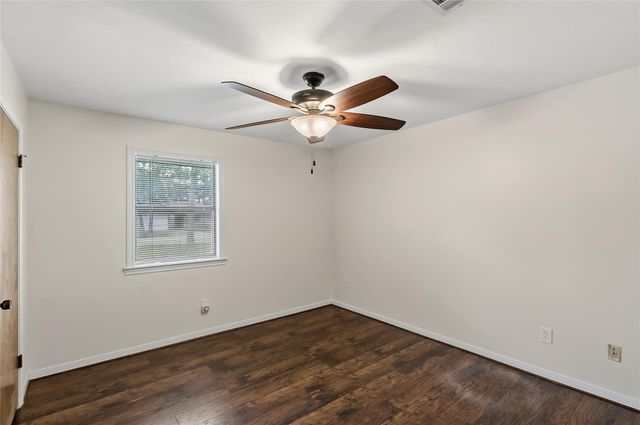 2826 Forestwood Drive, Bryan, TX 77801