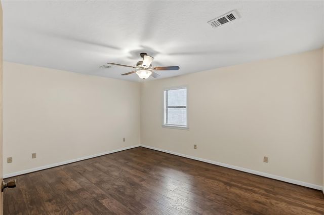 2826 Forestwood Drive, Bryan, TX 77801