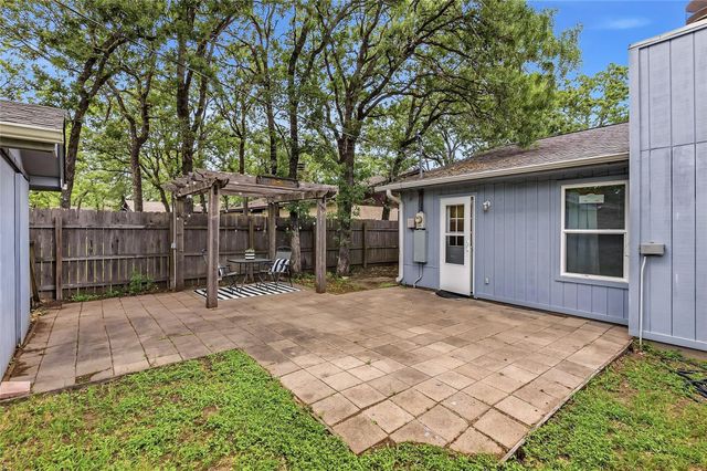 2826 Forestwood Drive, Bryan, TX 77801