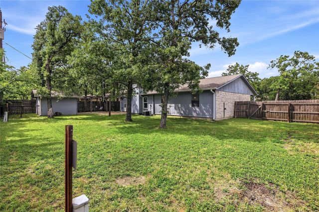 2826 Forestwood Drive, Bryan, TX 77801