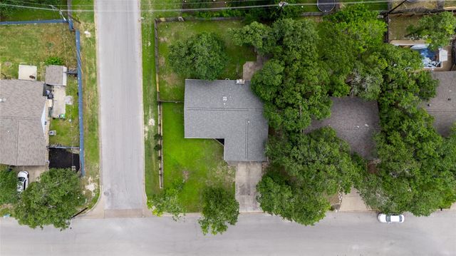 2826 Forestwood Drive, Bryan, TX 77801