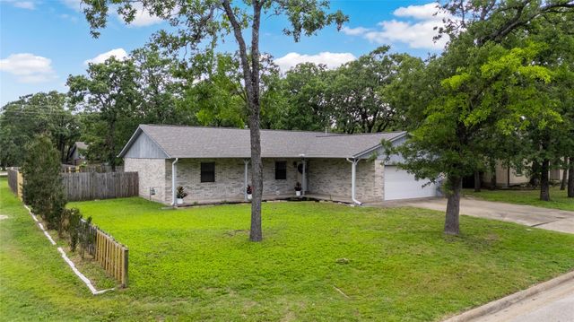 2826 Forestwood Drive, Bryan, TX 77801