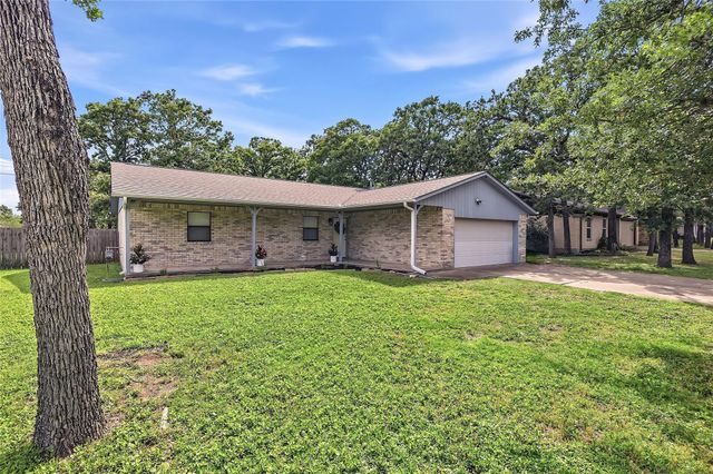 2826 Forestwood Drive, Bryan, TX 77801