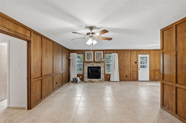 2826 Forestwood Drive, Bryan, TX 77801