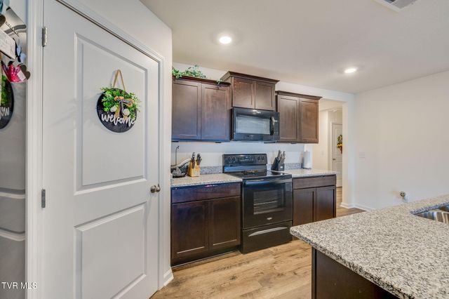 1332 Clark Point Road, Kingsport, TN 37660