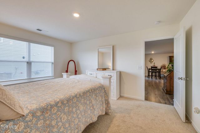 1332 Clark Point Road, Kingsport, TN 37660