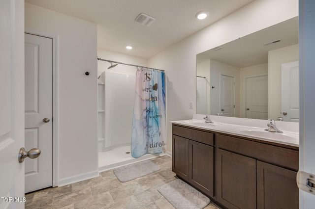 1332 Clark Point Road, Kingsport, TN 37660