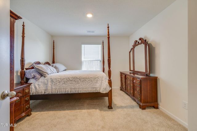 1332 Clark Point Road, Kingsport, TN 37660