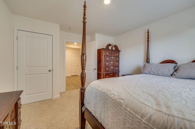 1332 Clark Point Road, Kingsport, TN 37660