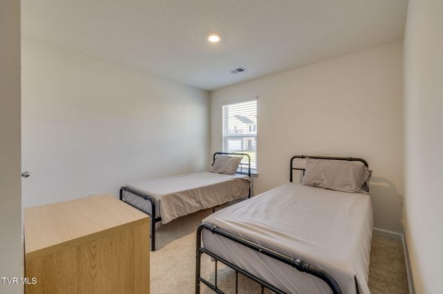 1332 Clark Point Road, Kingsport, TN 37660