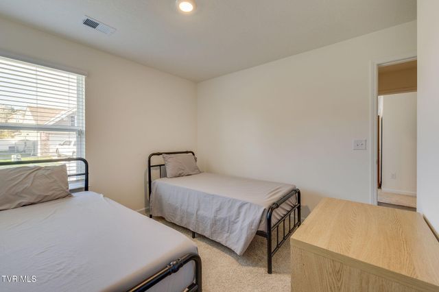 1332 Clark Point Road, Kingsport, TN 37660