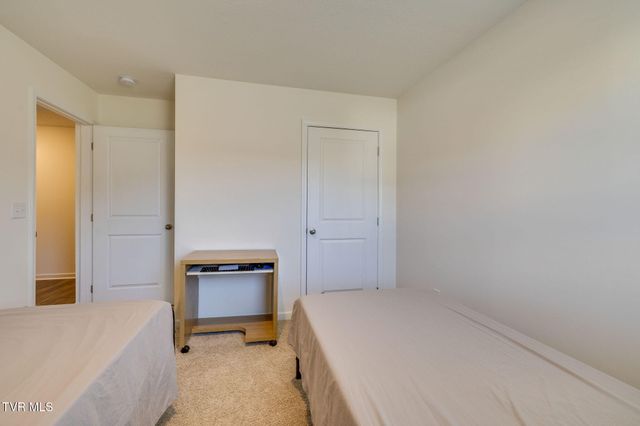 1332 Clark Point Road, Kingsport, TN 37660