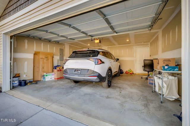 1332 Clark Point Road, Kingsport, TN 37660