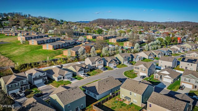 1332 Clark Point Road, Kingsport, TN 37660