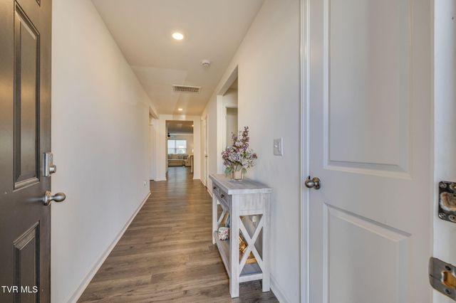 1332 Clark Point Road, Kingsport, TN 37660