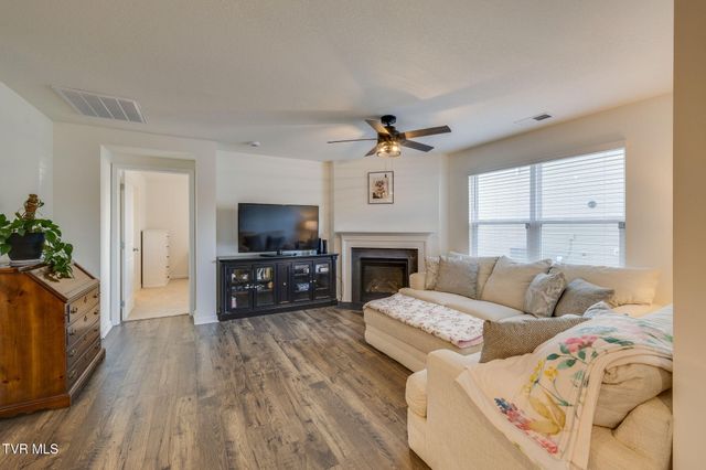 1332 Clark Point Road, Kingsport, TN 37660