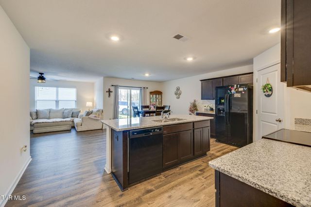 1332 Clark Point Road, Kingsport, TN 37660