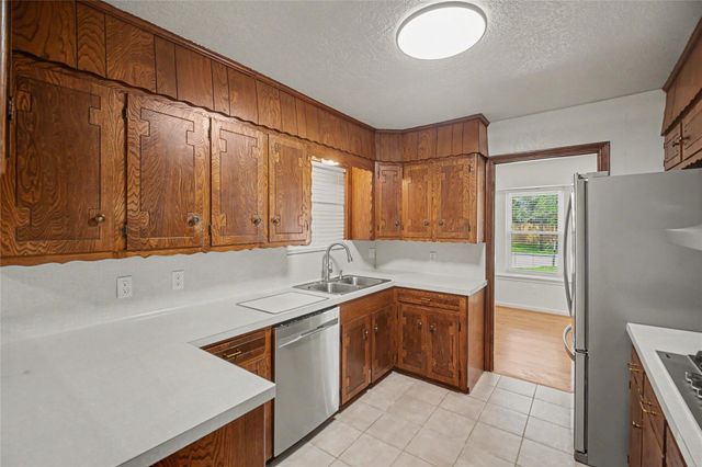 1909 Adams Street, Alvin, TX 77511