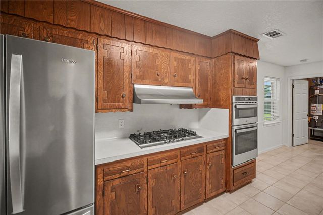 1909 Adams Street, Alvin, TX 77511