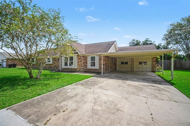 1909 Adams Street, Alvin, TX 77511