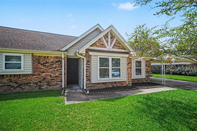 1909 Adams Street, Alvin, TX 77511
