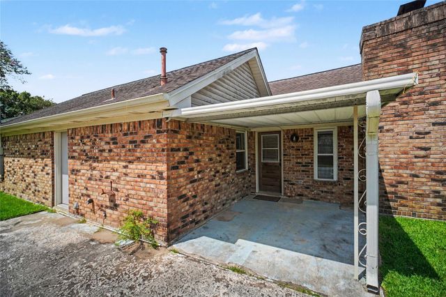 1909 Adams Street, Alvin, TX 77511