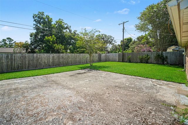 1909 Adams Street, Alvin, TX 77511