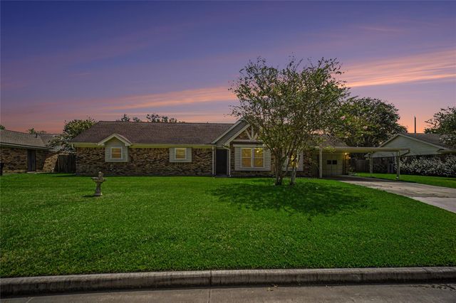 1909 Adams Street, Alvin, TX 77511