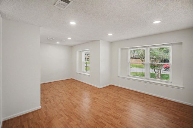 1909 Adams Street, Alvin, TX 77511