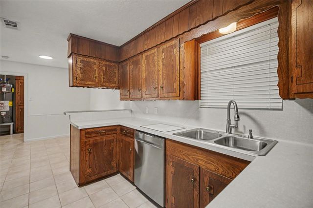 1909 Adams Street, Alvin, TX 77511