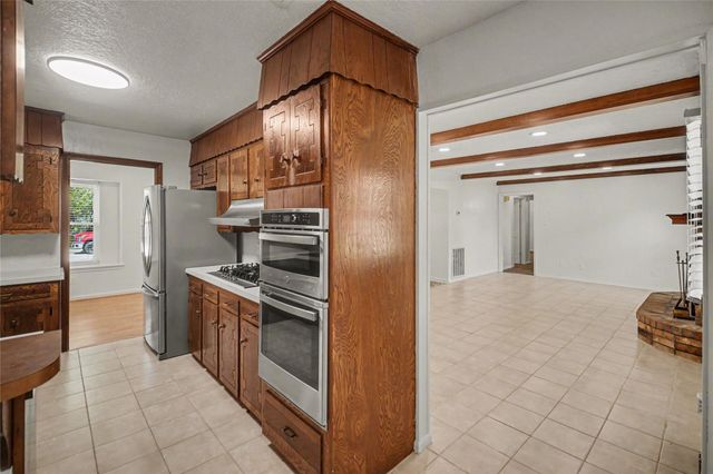 1909 Adams Street, Alvin, TX 77511