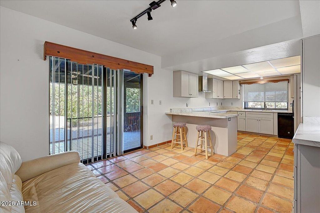 Image 14 of property listing at 9033 E LAZYWOOD Place, Carefree, AZ 85377