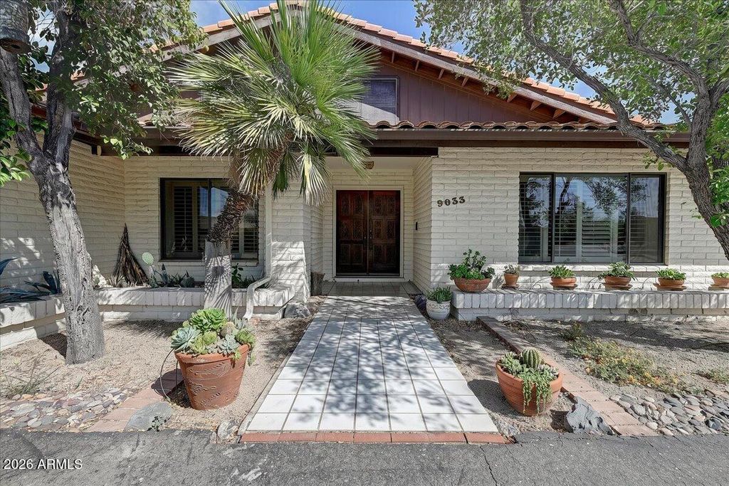 Image 2 of property listing at 9033 E LAZYWOOD Place, Carefree, AZ 85377
