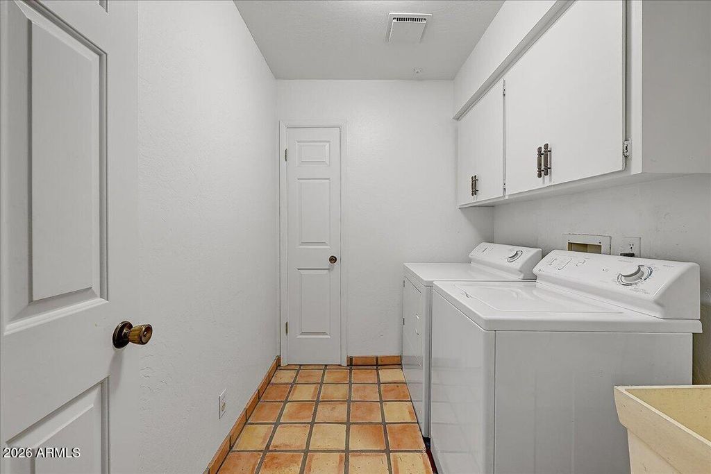 Image 43 of property listing at 9033 E LAZYWOOD Place, Carefree, AZ 85377
