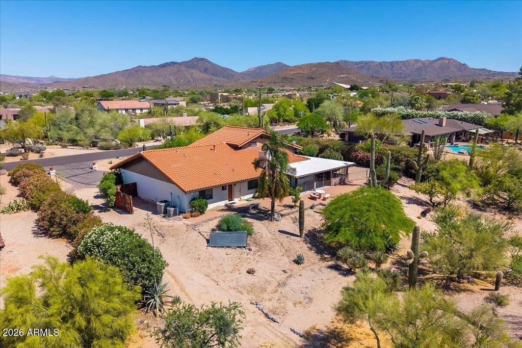 Image 54 of property listing at 9033 E LAZYWOOD Place, Carefree, AZ 85377