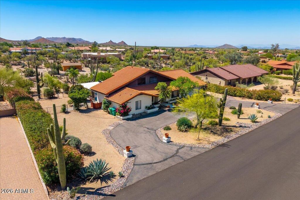 Image 56 of property listing at 9033 E LAZYWOOD Place, Carefree, AZ 85377
